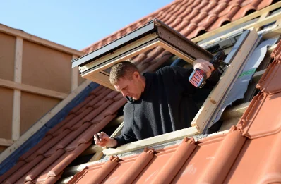 Pose de fenêtres de toit Velux à Orrouy